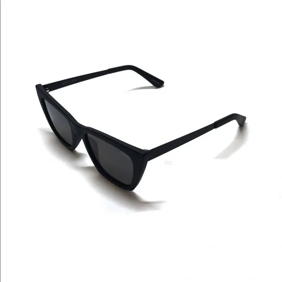 Quay Australia Black Sunglasses - Picture 6 of 13